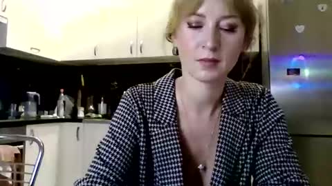 mariza_love359092 online show from April 24, 10:01 pm