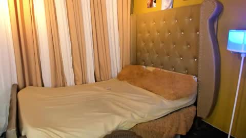 Snapshot of marjorieandersonxxx chatting on December 14, 11:15 am IM YOUR BABE GIRL LYCA online show from December 14, 11:15 am