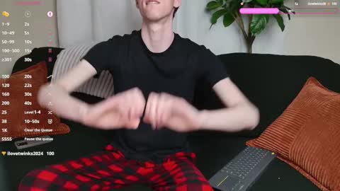 Snapshot of mark327645 chatting on October 25, 1:57 am Mark online show from October 25, 1:57 am