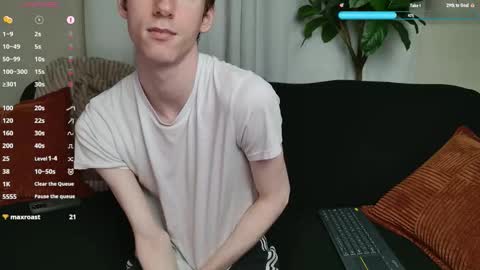 Snapshot of mark327645 chatting on October 29, 2:25 am Mark online show from October 29, 2:25 am