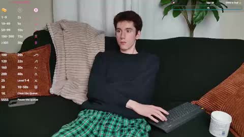 Snapshot of mark327645 chatting on October 30, 2:24 am Mark online show from October 30, 2:24 am