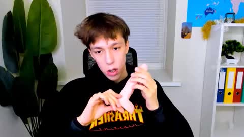 Mark online show from December 15, 10:41 am