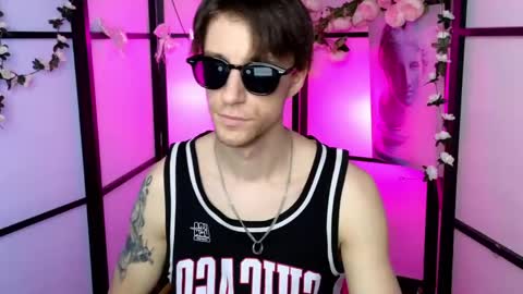 mark_caron online show from June 8, 12:27 pm