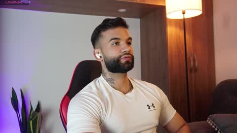 Mark online show from November 7, 11:05 pm