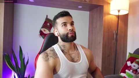 Mark online show from November 30, 8:57 pm