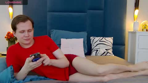 Mark online show from April 24, 5:59 pm