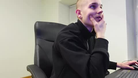 MARK KARSON online show from January 12, 6:13 pm