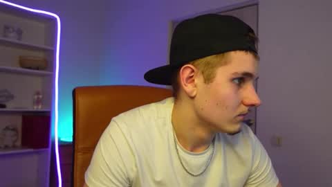 MARK KARSON online show from February 25, 5:33 pm