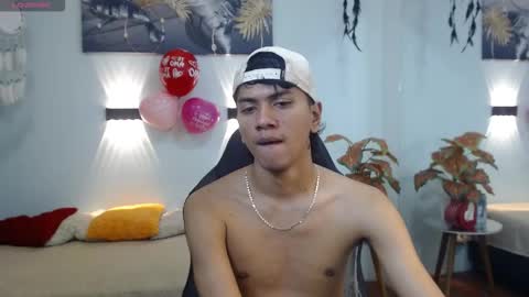 markbowie online show from February 12, 1:06 pm