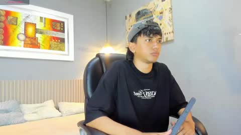 markbowie online show from June 3, 7:41 pm