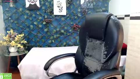 Snapshot of markbowie chatting on July 28, 9:14 pm markbowie online show from July 28, 9:14 pm