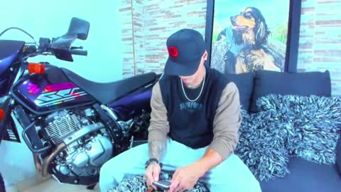 Sebastian online show from December 17, 3:17 am