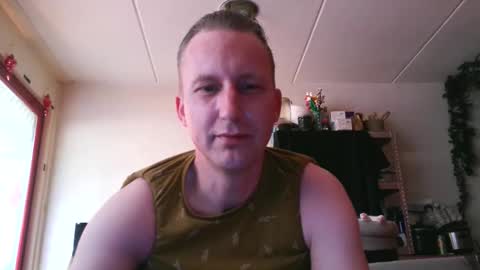 Mark online show from May 7, 11:48 am