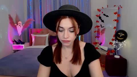 Snapshot of marladewis chatting on October 25, 10:56 am MarlaDewis online show from October 25, 10:56 am