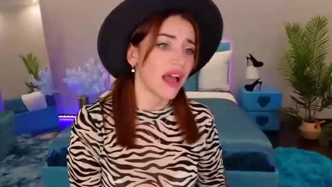 Snapshot of marladewis chatting on November 29, 1:03 pm MarlaDewis online show from November 29, 1:03 pm