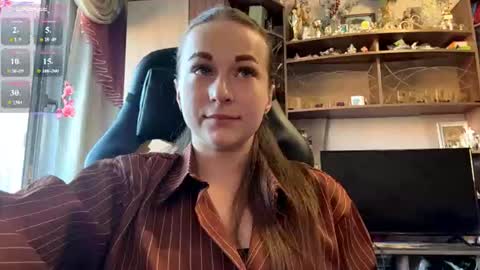Snapshot of marlenahuit chatting on July 18, 3:49 pm Lena online show from July 18, 3:49 pm