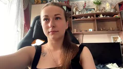 Snapshot of marlenahuit chatting on July 19, 5:44 am Lena online show from July 19, 5:44 am