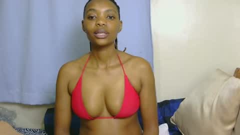 Snapshot of marly_babe chatting on June 12, 9:35 pm Marly online show from June 12, 9:35 pm