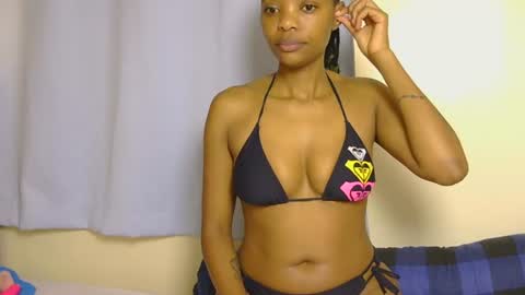 Snapshot of marly_babe chatting on July 2, 5:02 am Marly online show from July 2, 5:02 am