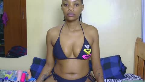 Snapshot of marly_babe chatting on July 27, 9:16 am Marly online show from July 27, 9:16 am
