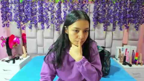 Snapshot of marlyanal chatting on January 2, 12:46 pm Marly Anal online show from January 2, 12:46 pm