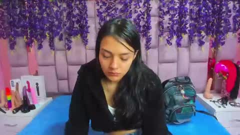 Snapshot of marlyanal chatting on January 3, 1:03 pm Marly Anal online show from January 3, 1:03 pm