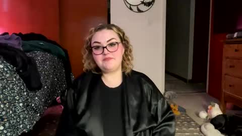 Snapshot of maroon_moon chatting on February 13, 10:11 pm maroon_moon online show from February 13, 10:11 pm