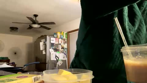 Snapshot of maroon_moon chatting on February 19, 1:51 am maroon_moon online show from February 19, 1:51 am