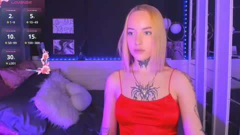 marquise_villaret online show from March 14, 5:57 am