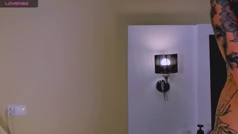 Snapshot of marrenar chatting on October 6, 6:22 am Mari online show from October 6, 6:22 am