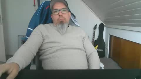 marriedcock1980 online show from March 27, 8:26 am