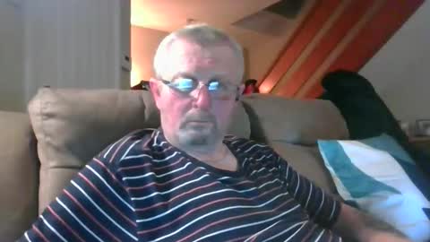 Snapshot of marrrrc chatting on February 14, 11:23 pm marrrrc online show from February 14, 11:23 pm