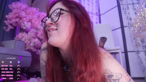 Mary online show from October 3, 9:45 pm