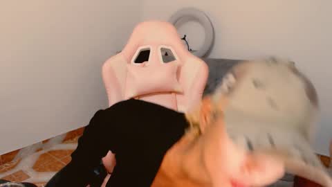 May online show from December 22, 8:06 pm