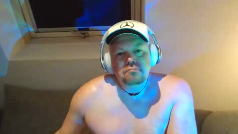 Snapshot of mars0481 chatting on December 14, 5:13 am mars0481 online show from December 14, 5:13 am