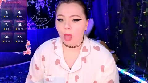 Snapshot of marshmallowbeauty_ chatting on November 15, 6:15 pm marshmallowbeauty_ online show from November 15, 6:15 pm