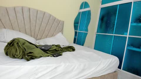 marsmith_1 online show from February 20, 4:31 am