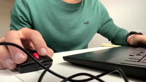 Snapshot of marsupilami_82_ chatting on December 19, 10:34 am marsupilami_82_ online show from December 19, 10:34 am