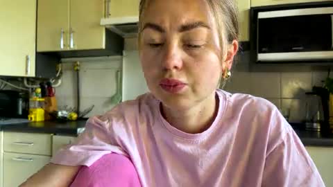 Marta online show from May 7, 1:05 pm