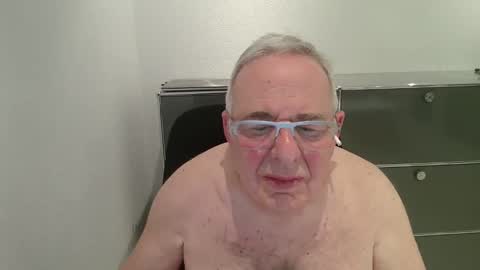 Snapshot of martin_1947 chatting on March 16, 9:30 pm martin_1947 online show from March 16, 9:30 pm