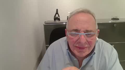 Snapshot of martin_1947 chatting on April 1, 11:02 pm martin_1947 online show from April 1, 11:02 pm