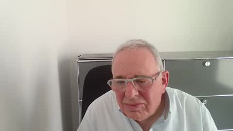 Snapshot of martin_1947 chatting on May 25, 1:50 pm martin_1947 online show from May 25, 1:50 pm