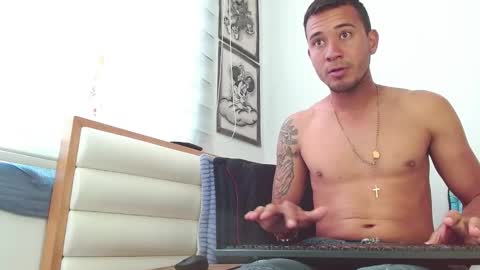 Snapshot of martin_smith20 chatting on December 1, 1:05 pm martin_smith20 online show from December 1, 1:05 pm