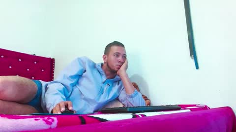 Snapshot of martin_smith20 chatting on December 19, 11:17 am martin_smith20 online show from December 19, 11:17 am