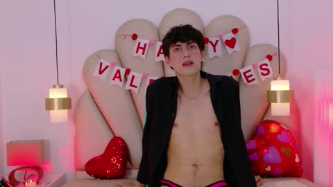 martin_williams_ online show from February 14, 7:10 pm