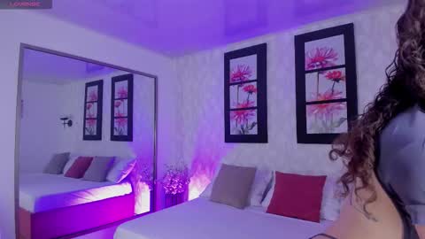 mari online show from November 11, 12:05 pm