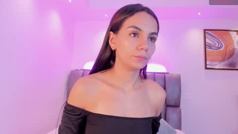 Snapshot of martina_mancinii chatting on February 5, 12:17 pm Martina online show from February 5, 12:17 pm