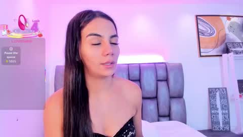 Snapshot of martina_mancinii chatting on October 27, 2:32 pm Martina online show from October 27, 2:32 pm