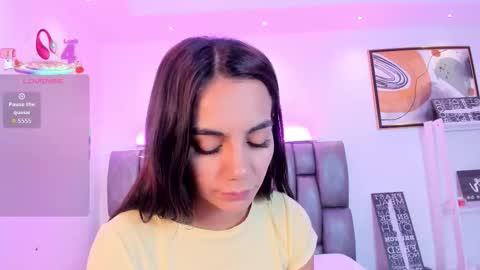 Snapshot of martina_mancinii chatting on October 31, 1:45 pm Martina online show from October 31, 1:45 pm