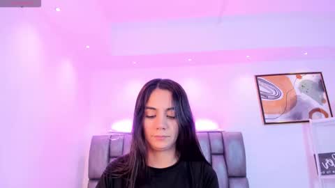 Snapshot of martina_mancinii chatting on November 19, 12:05 pm Martina online show from November 19, 12:05 pm